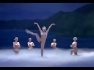 Извратен нудисти ballet